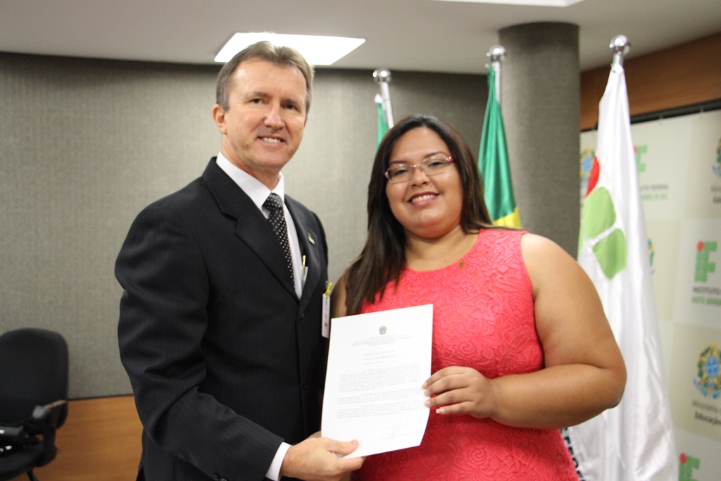 Ana Paula de Almeida Silva - Assistente em Administração - Campus Nova Andradina