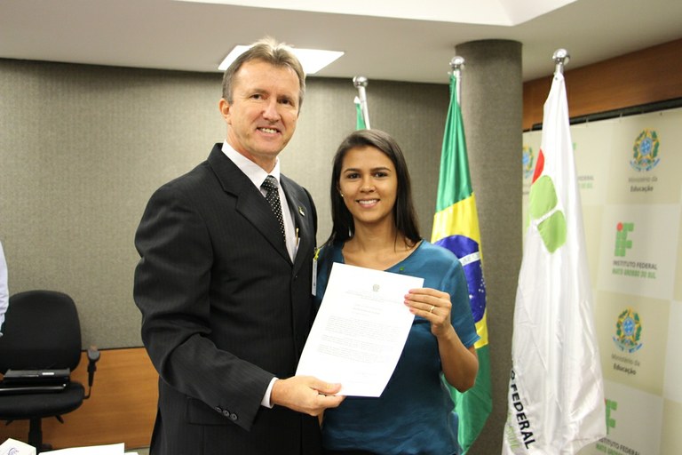 Joanne Romão de Oliveira - Assistente em Administração - Campus Dourados