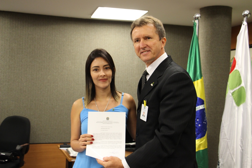 Lise Rossi Jones Lima - Administradora - Campus Naviraí