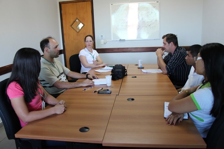 Diretor de Gestão Acadêmica, José Ricardo da Silva, em conversa com servidores de Coxim (julho/2016)